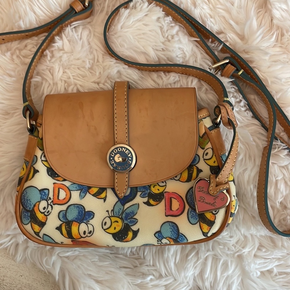 Vintage Dooney& Bourke bumblebee itty bitty purse